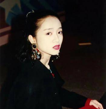 原创第二次化疗后梅艳芳参加节目录制气若游丝口齿不清太痛心