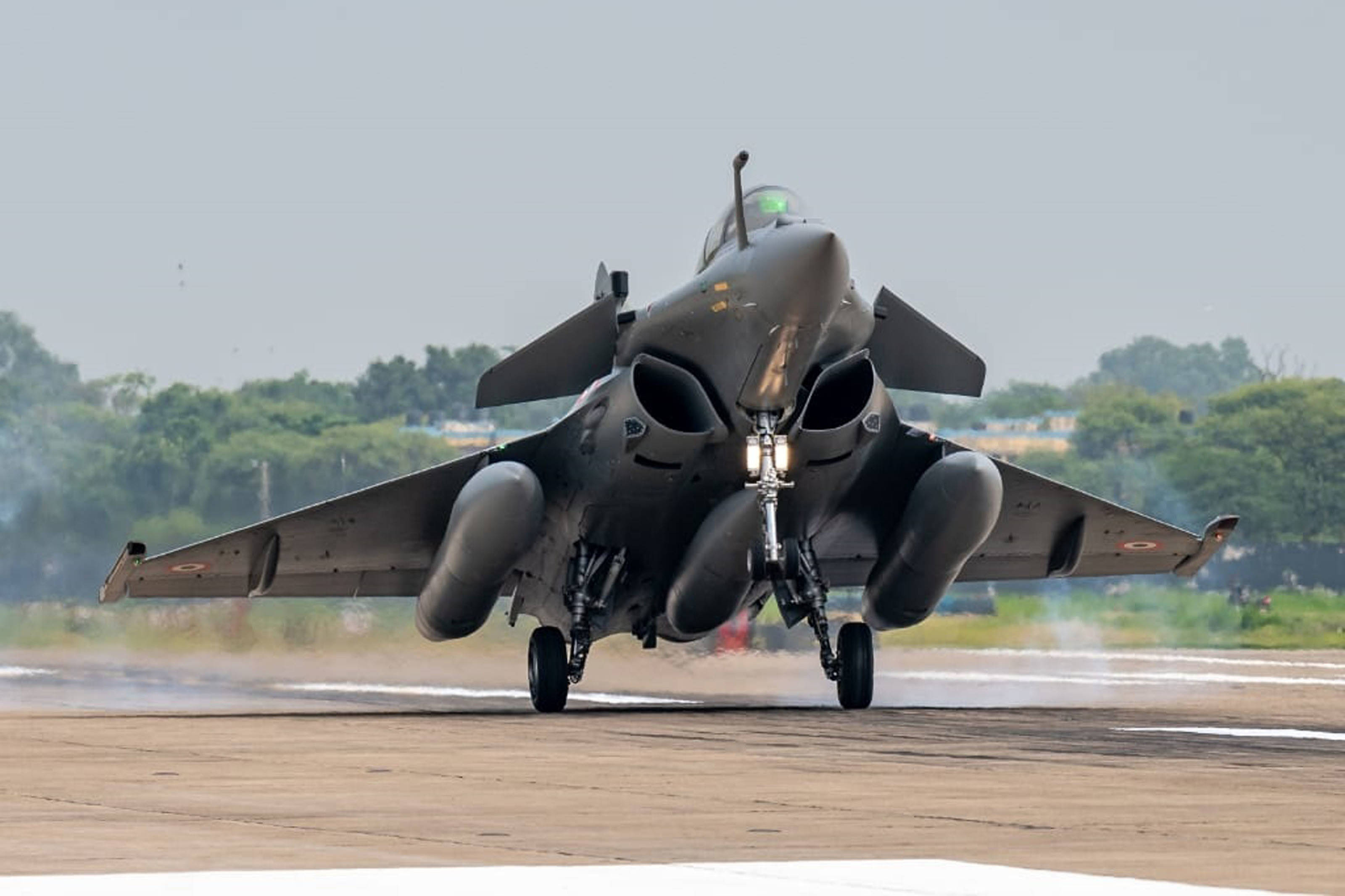 关于印度空军采购阵风战斗机的新闻近10多年一直没有断过