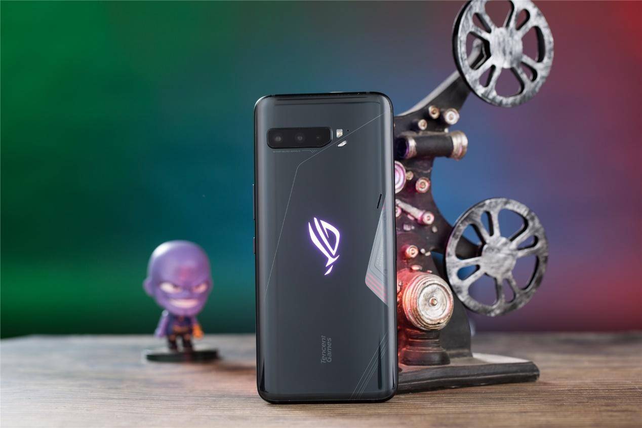 游戏玩家的不二手机之选rog游戏手机3评测