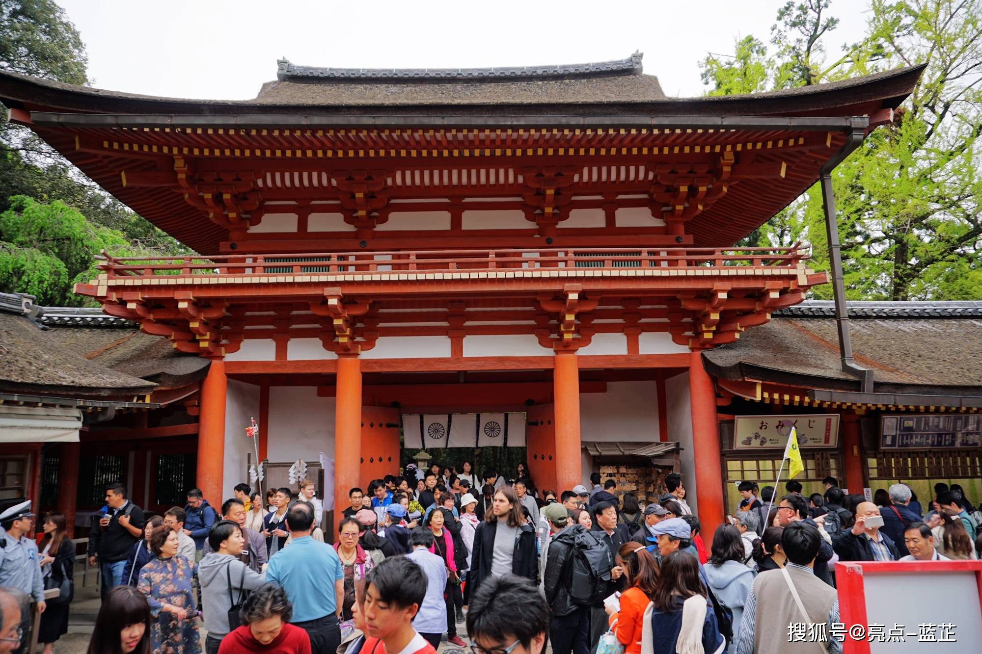 这里是遍布日本的春日大社的总社——奈良春日大社