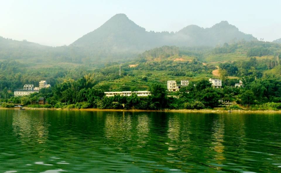 有一种生活叫长寿岛上梦巴马来一场裸浴景中境如仙