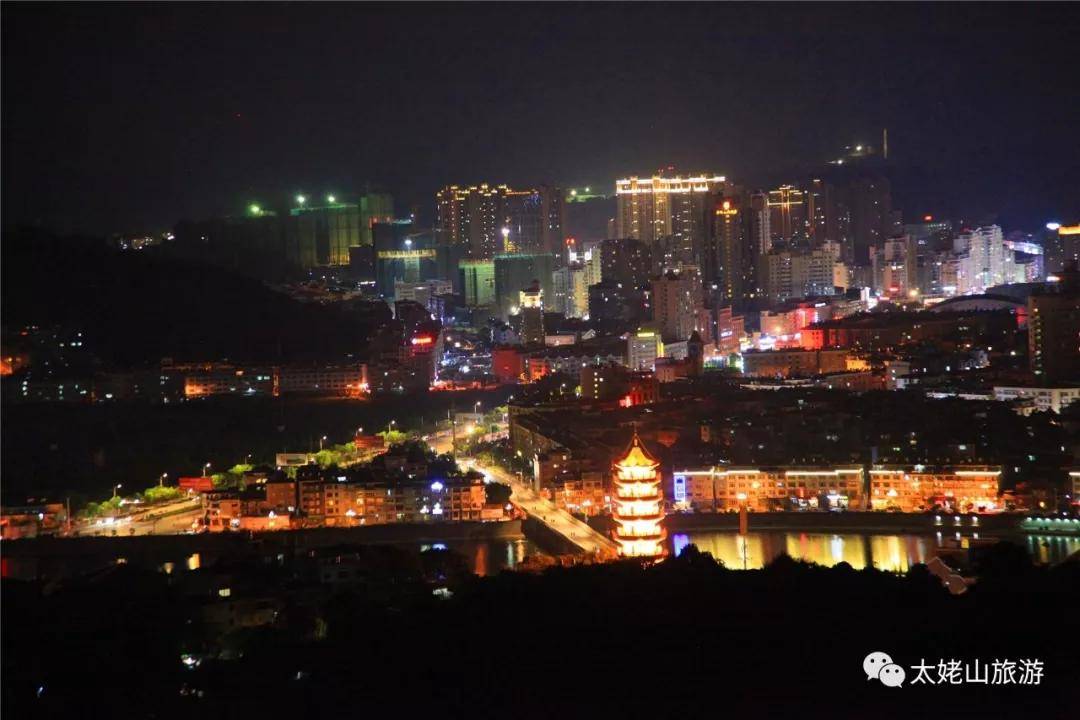 清新的空气,溪水潺潺,温婉的溪水不骄不躁,"母亲河"桐山溪堪称江南古