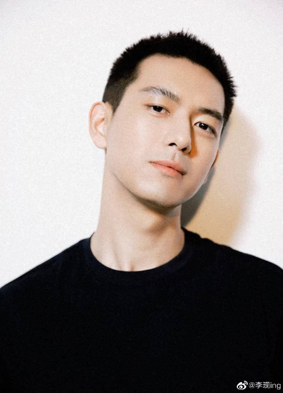 岳云鹏原名:岳龙刚刘诗诗原名:刘诗施春夏原名:李俊杰谢可寅原名:谢雪