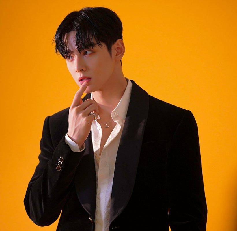 脸蛋天才车银优还原女神降临李修豪造型