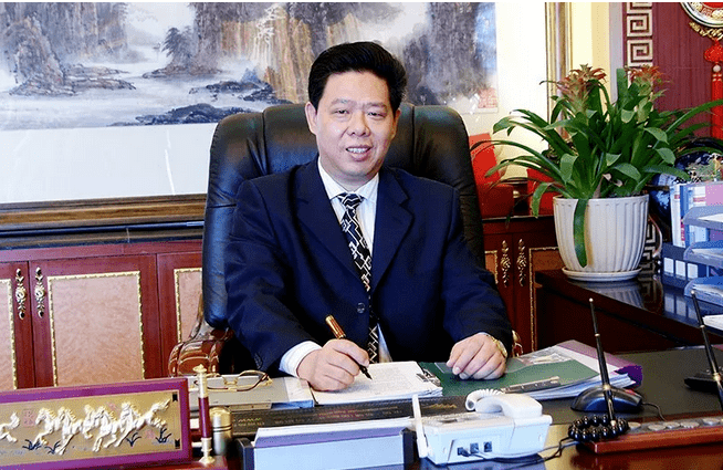 潮汕"石油大王"蓝楚汉:从建筑队长到商界巨贾,事业成功不忘回报家乡