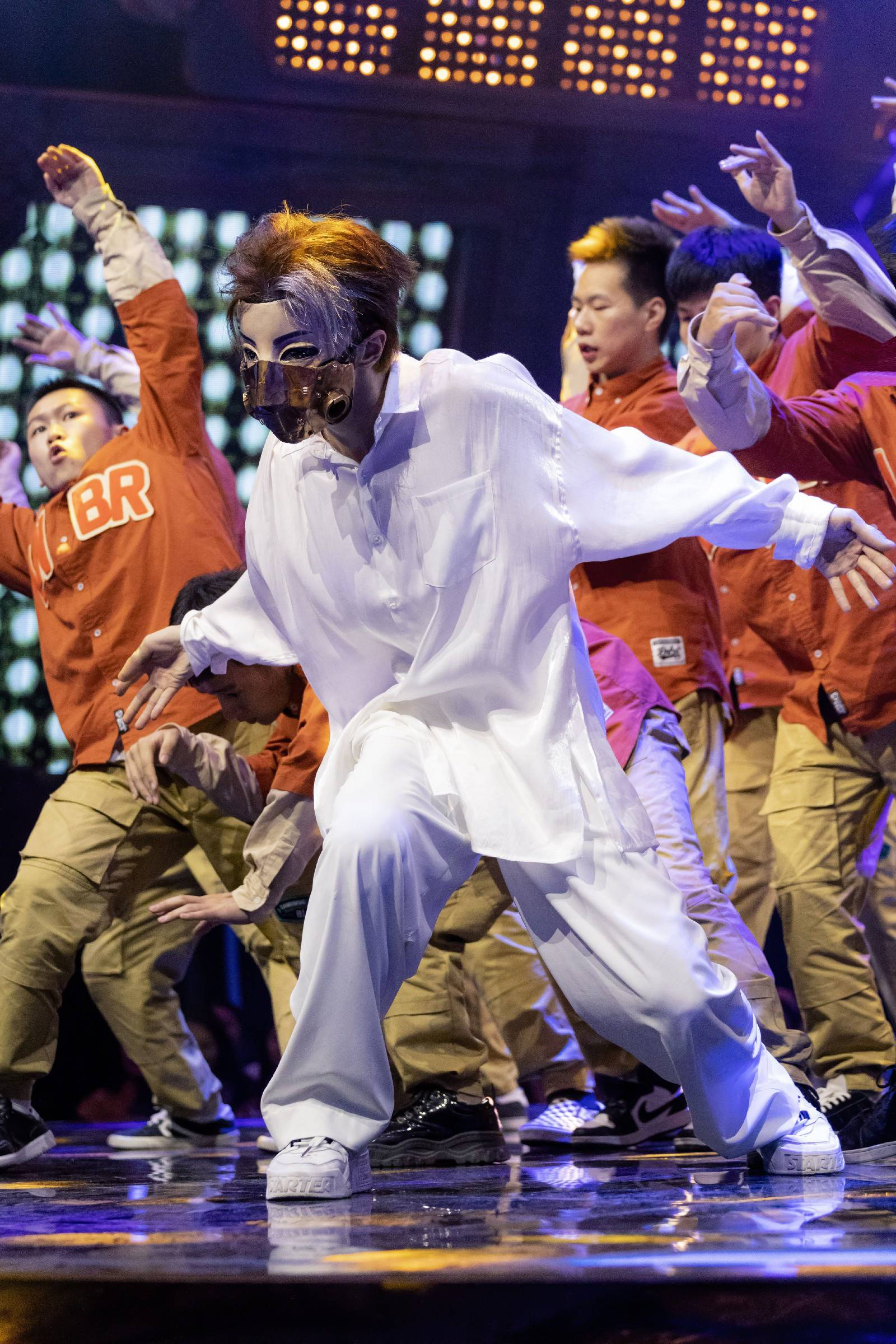 蒙面舞王第四期对决来袭,全能舞者王晨艺带来惊艳舞台