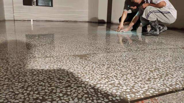 怪不得农村地板越来越火,效果居然比大理石还好,只需50块一平_水磨石