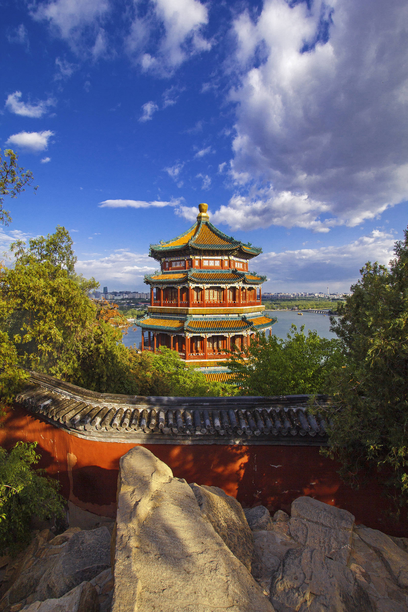 颐和园是中国清朝时期皇家园林,位于北京西郊,5a级国家景区