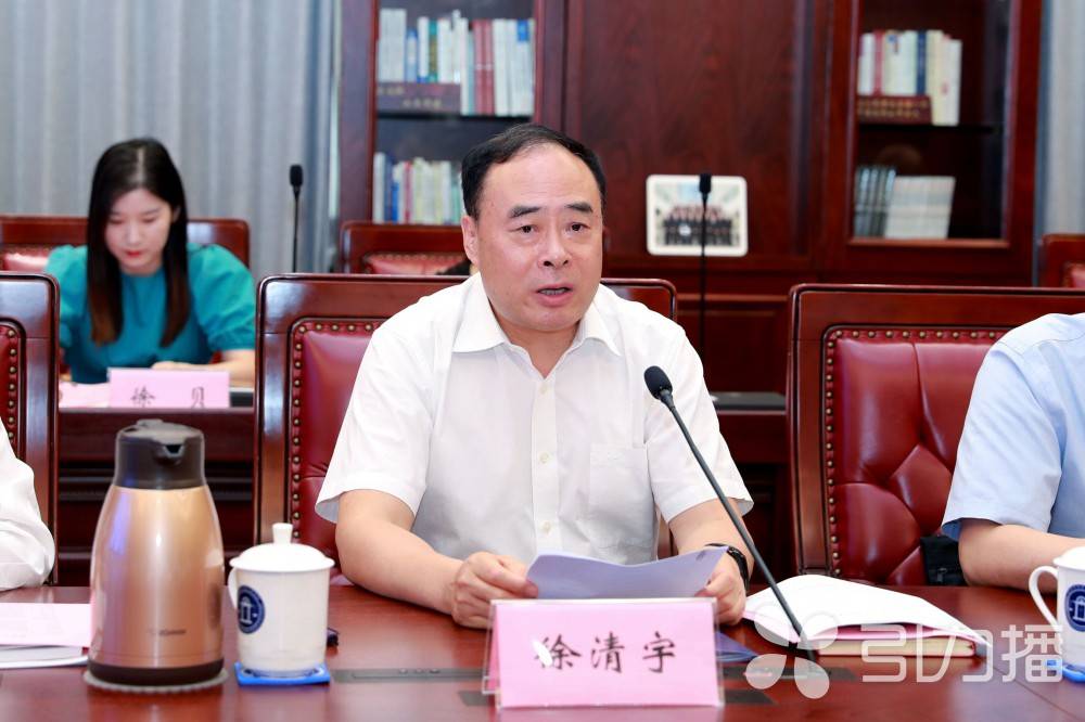 苏州市人大常委会副主任叶兆伟陪同视察.