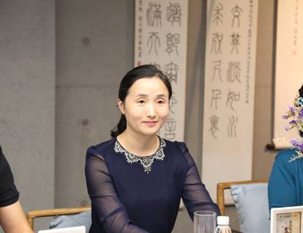 作为家电行业数据研究的权威代表,中怡康研究总监高敏首先对壁挂炉