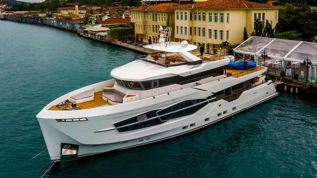 时尚骚气的土耳其「numarine 32xp」探险游艇,4000海里超长续航