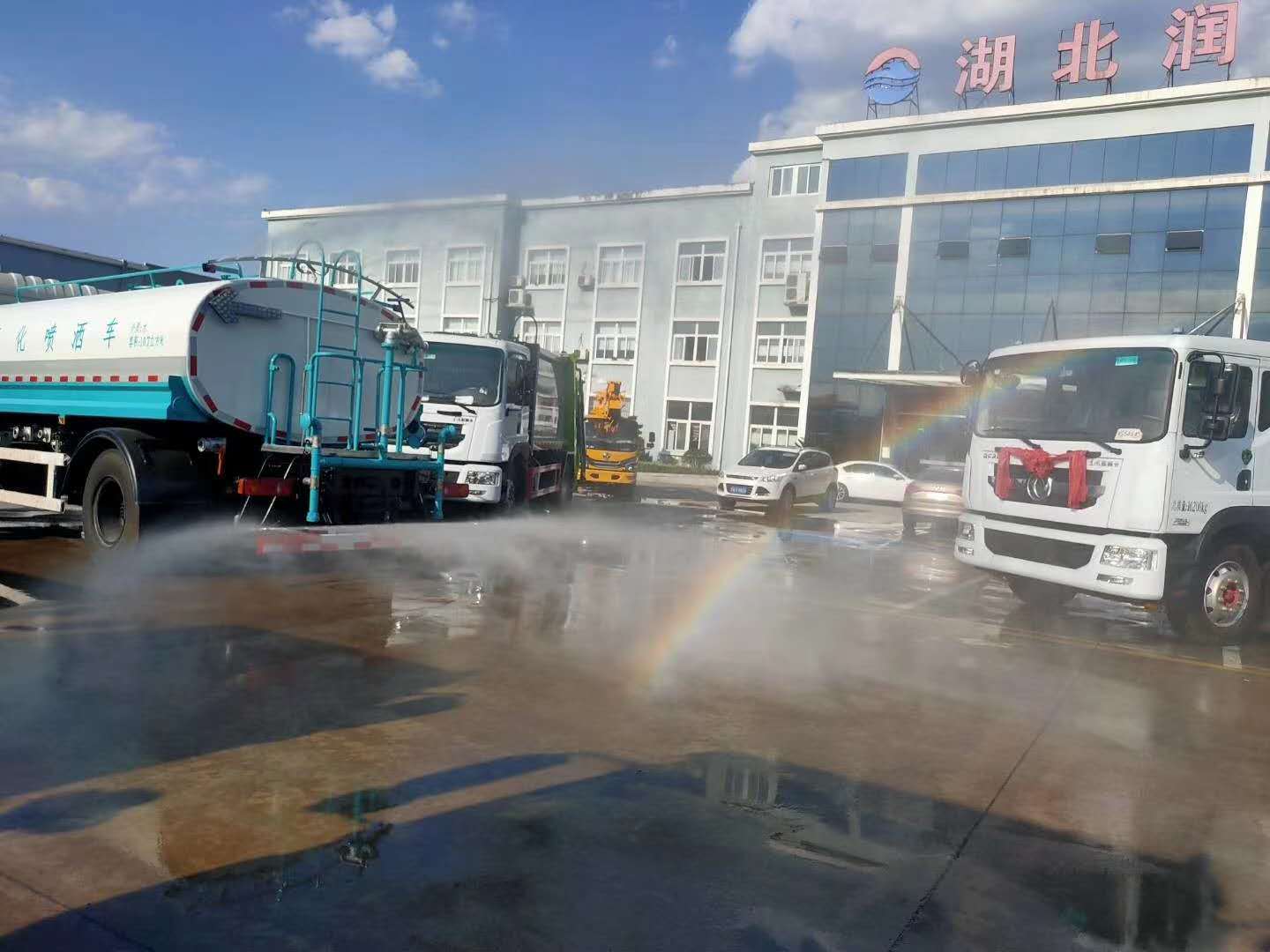 国六东风天锦12方洒水车 带你看遇见彩虹 吃定彩虹