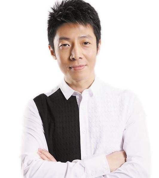 央视主持人年轻时秒杀小鲜肉帅到犯规最后一位看了想烧照片