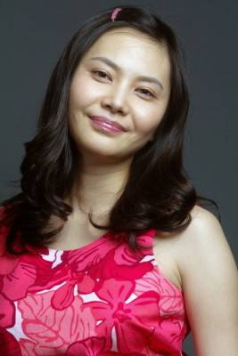 秋相美退圈10年成导演黄手帕插足李泰兰感情法语系毕业气质不凡