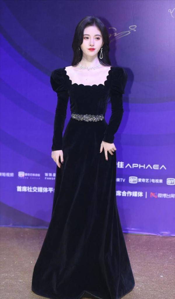 鞠婧祎美的不真实