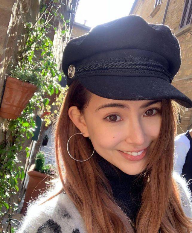 昆凌为何一直化浓妆当看到她素颜时难怪周杰伦会这么痴迷