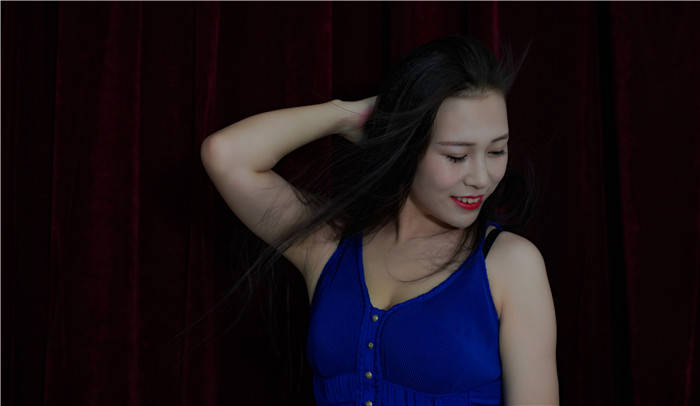 新晋九零后演员优优有气质有担当