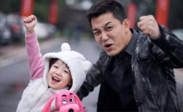 二胎版《爸爸去哪儿》,奇葩爸爸惹众怒,村长李锐妙招化解