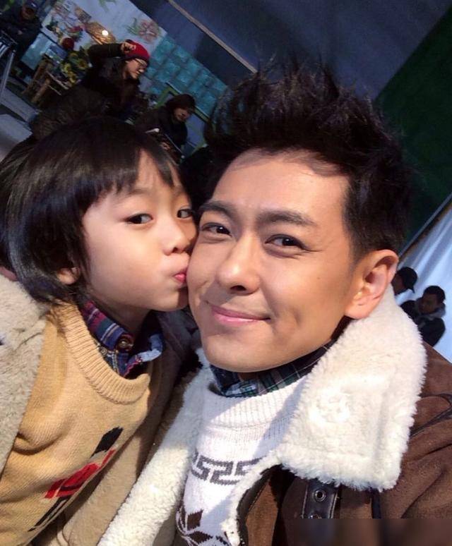 陈若仪晒11岁儿子提前庆生照,kimi背影高大直逼林志颖