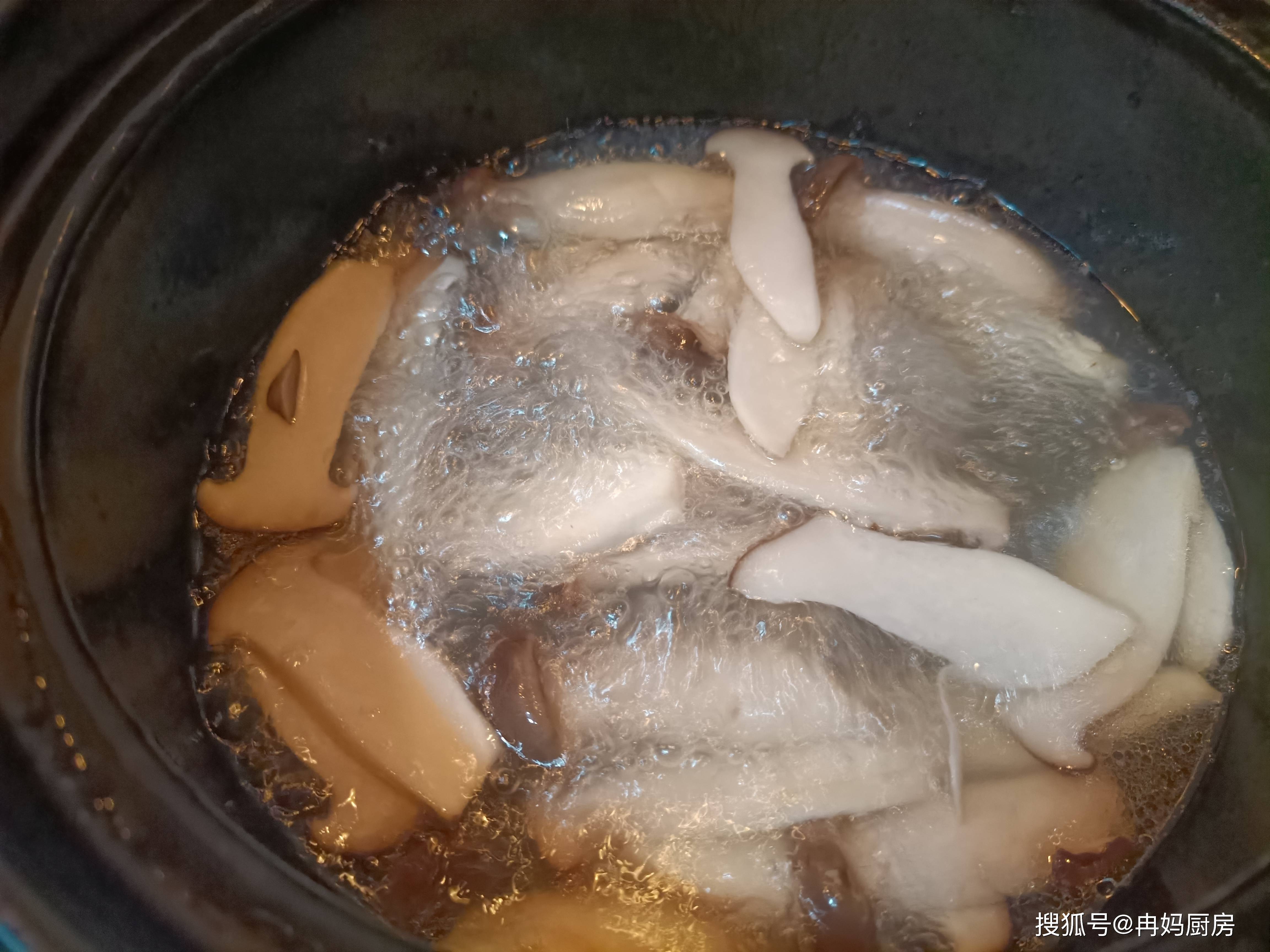 减肥降脂滋阴健胃的麦冬鸡腿菇汤你值得一试