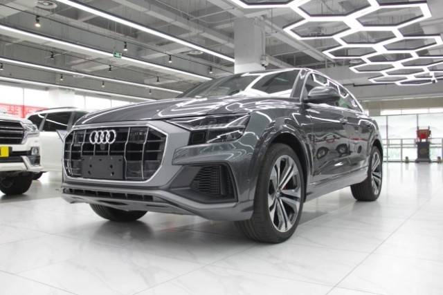 进口20款奥迪q8现车返利售 天津港展销价