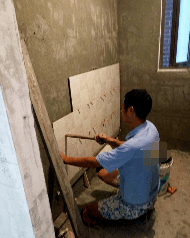 贴瓷砖用纯水泥还是加沙子误听了邻居的话差点毁了整个房子
