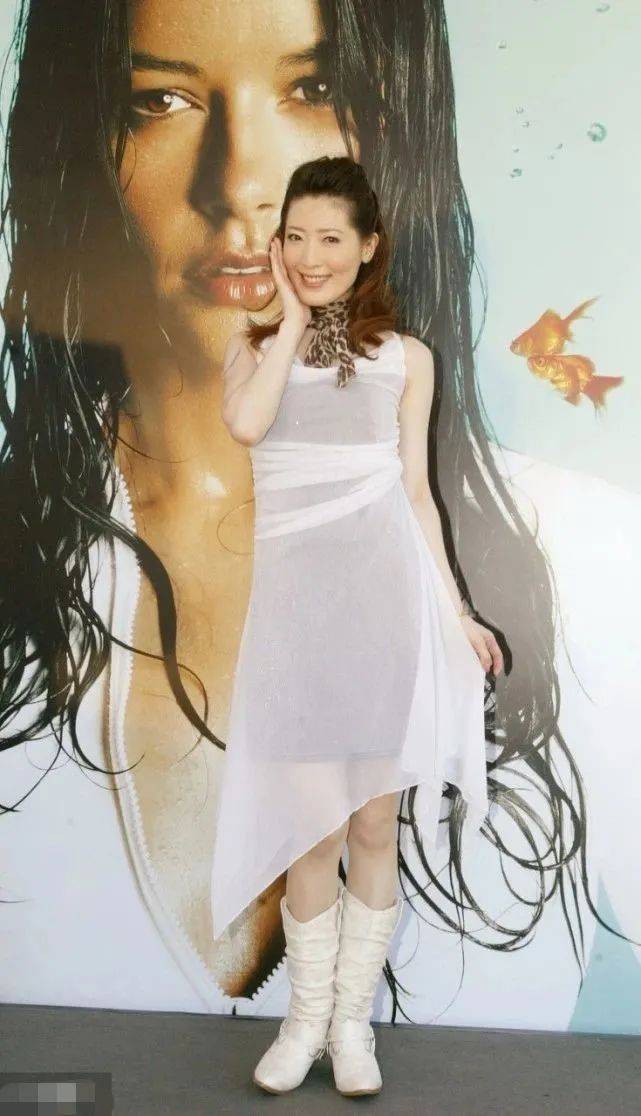 当年的杨思敏有多美?古风穿搭韵味十足,泳装造型性感度爆表