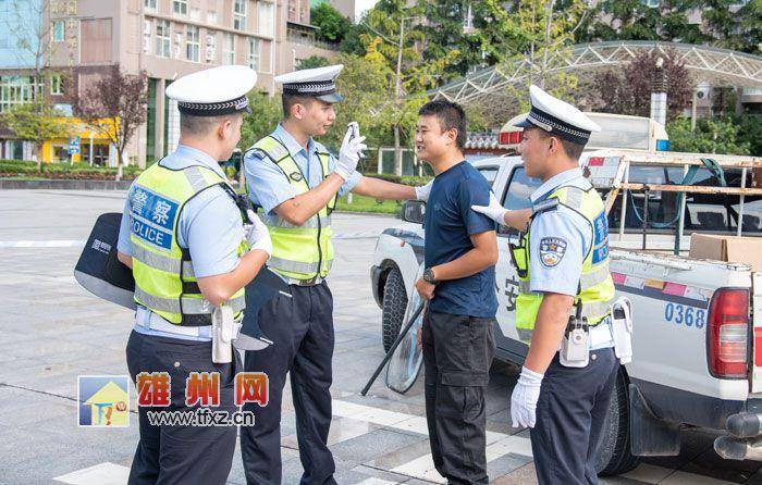 简阳公安交警沙场点兵演练规范执勤执法