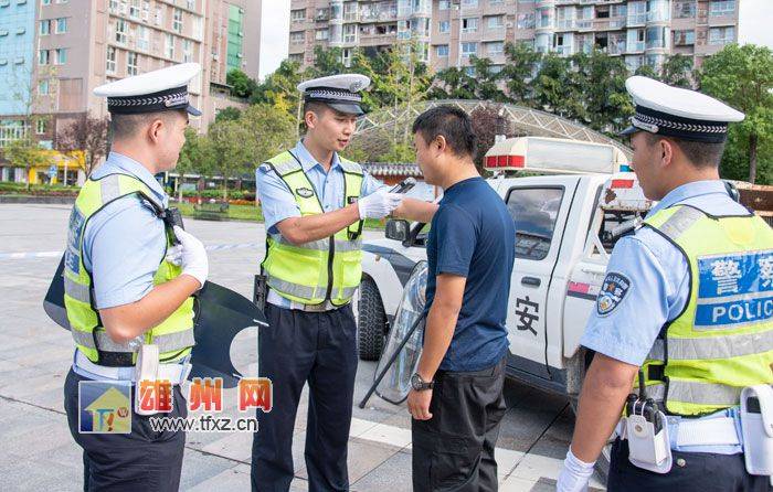 简阳公安交警沙场点兵演练规范执勤执法