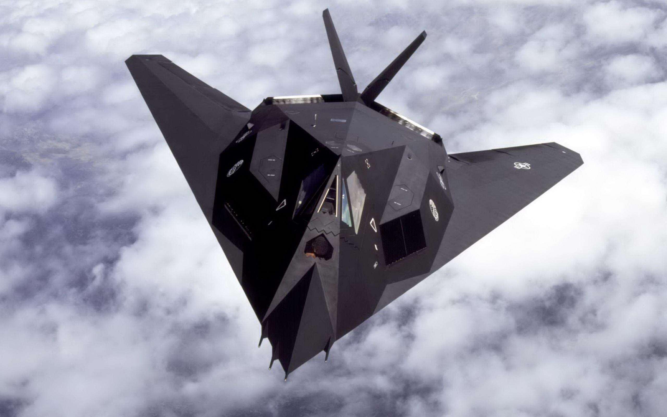 南斯拉夫防空部队使用现在看来老得不能再老的萨姆导弹直接摧毁了对手