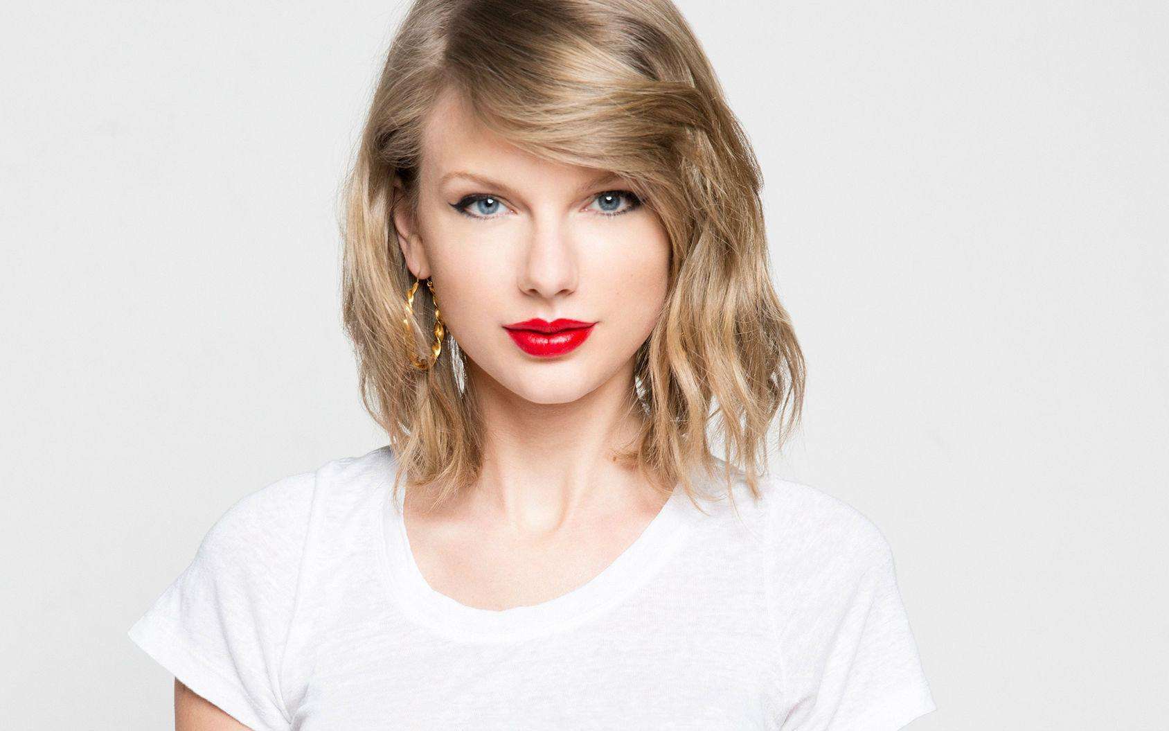 swarbrick)承认跟踪流行歌手泰勒·斯威夫特(taylor swift)并向她的前