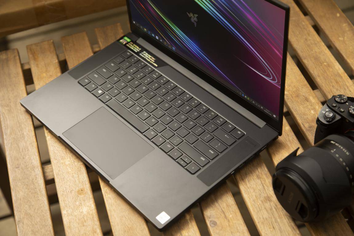 全系升级144hz屏幕的雷蛇灵刃15标准版就一个字——香!