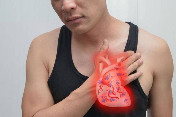 原创心脏病来临时,身体可能出现这5种表现,建议你及时就医,别忽视