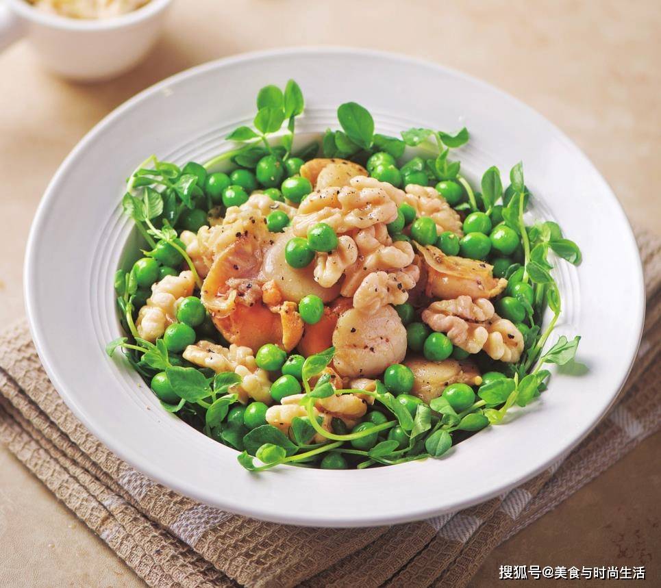 鲜贝青豆桃仁沙拉