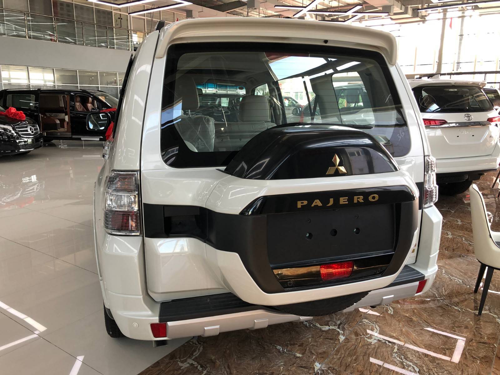 20款三菱帕杰罗v97顶配现车 爆降直惠