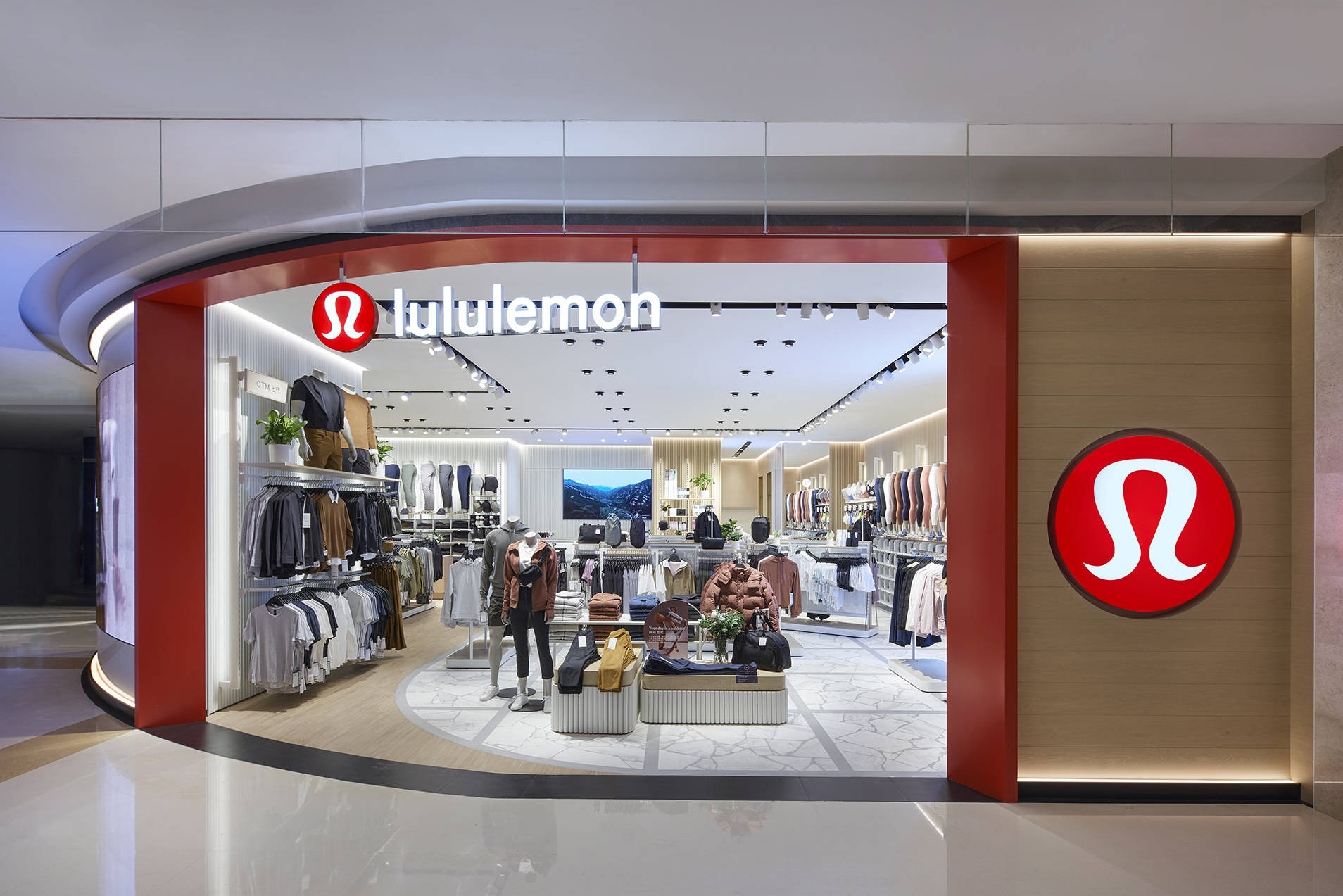 lululemon郑州大卫城门店正式开业