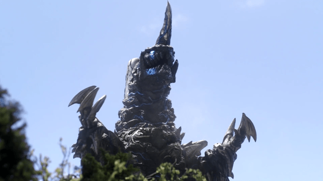 泽塔奥特曼:爆击雷兽由多种怪兽合成,性别雌性,具备繁殖能力