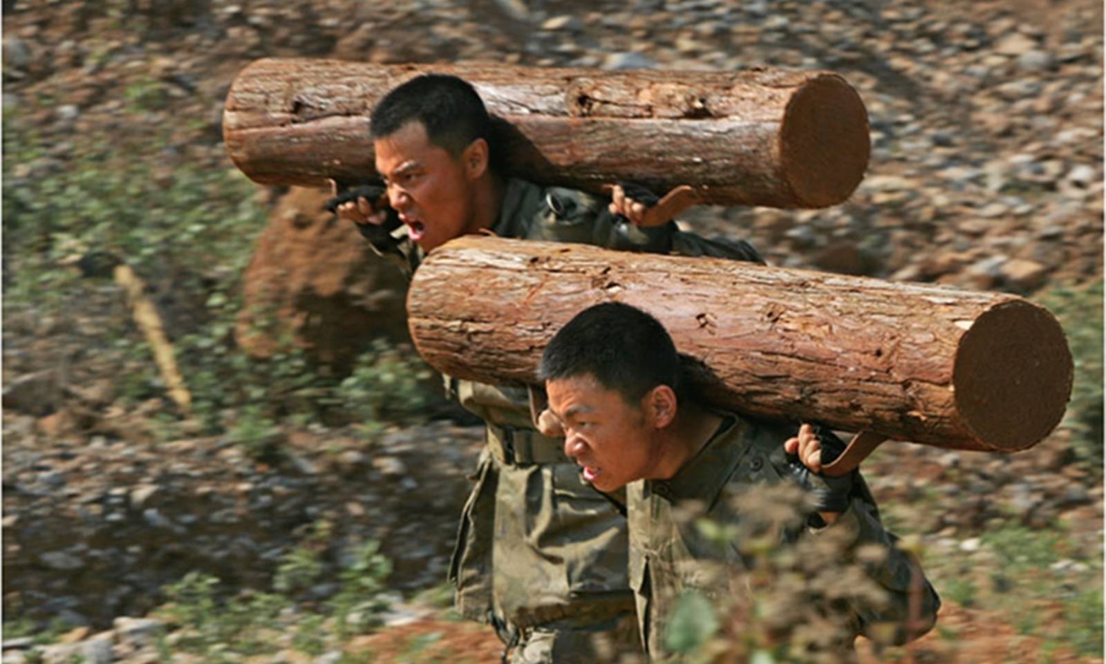 原创士兵突击许三多在真实的部队里面绝对不可能进入特种部队