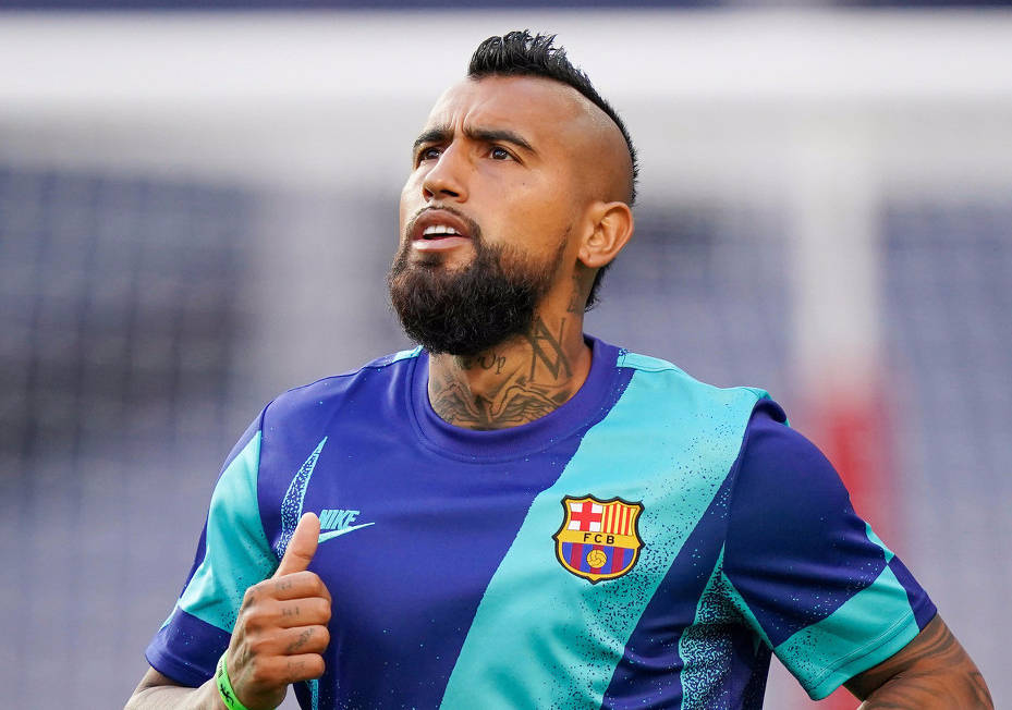 比达尔动身飞往米兰,提前结束与巴萨的合同