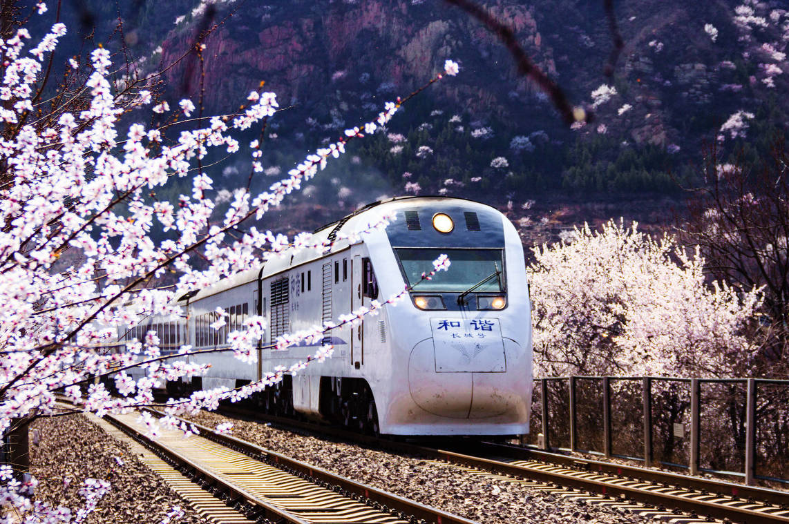 03"温顿列车"1939年,一个叫尼古拉斯温顿的30岁年轻人用自己所有的