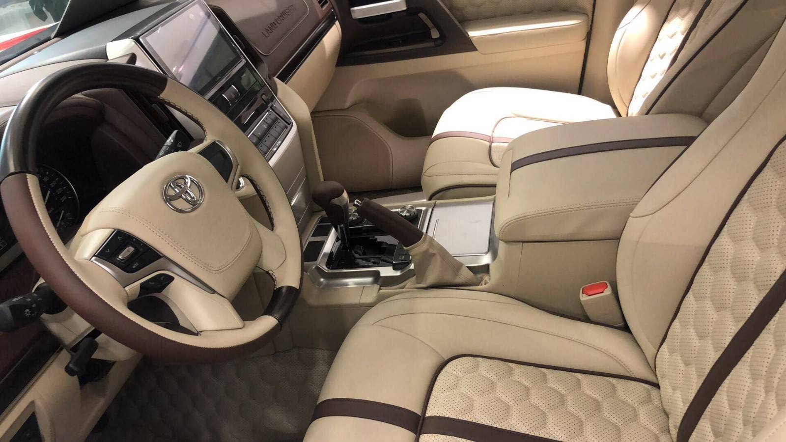 进口20款丰田酷路泽4000 内饰豪华配置升级