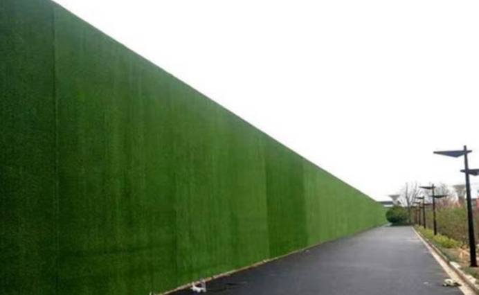 67人造草坪还可以装饰水泥围墙板,你知道吗?_墙壁