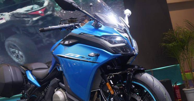 400cc水冷的春风400gt,这款车有什么特别?_摩托车