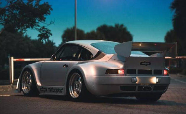 银色战士 风冷青蛙保时捷911( 964)rwb