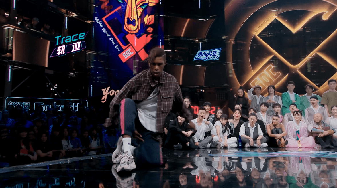 布布晋级12强喜忧参半,王嘉尔说出了"喜",黄潇说出了"忧"