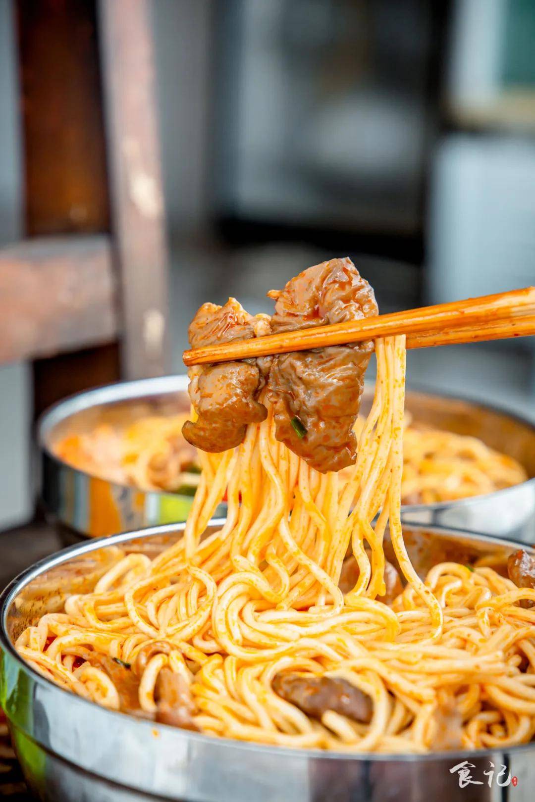 原创满是回忆凭着一碗正宗牛油面这家面馆竟将分店开遍了襄阳