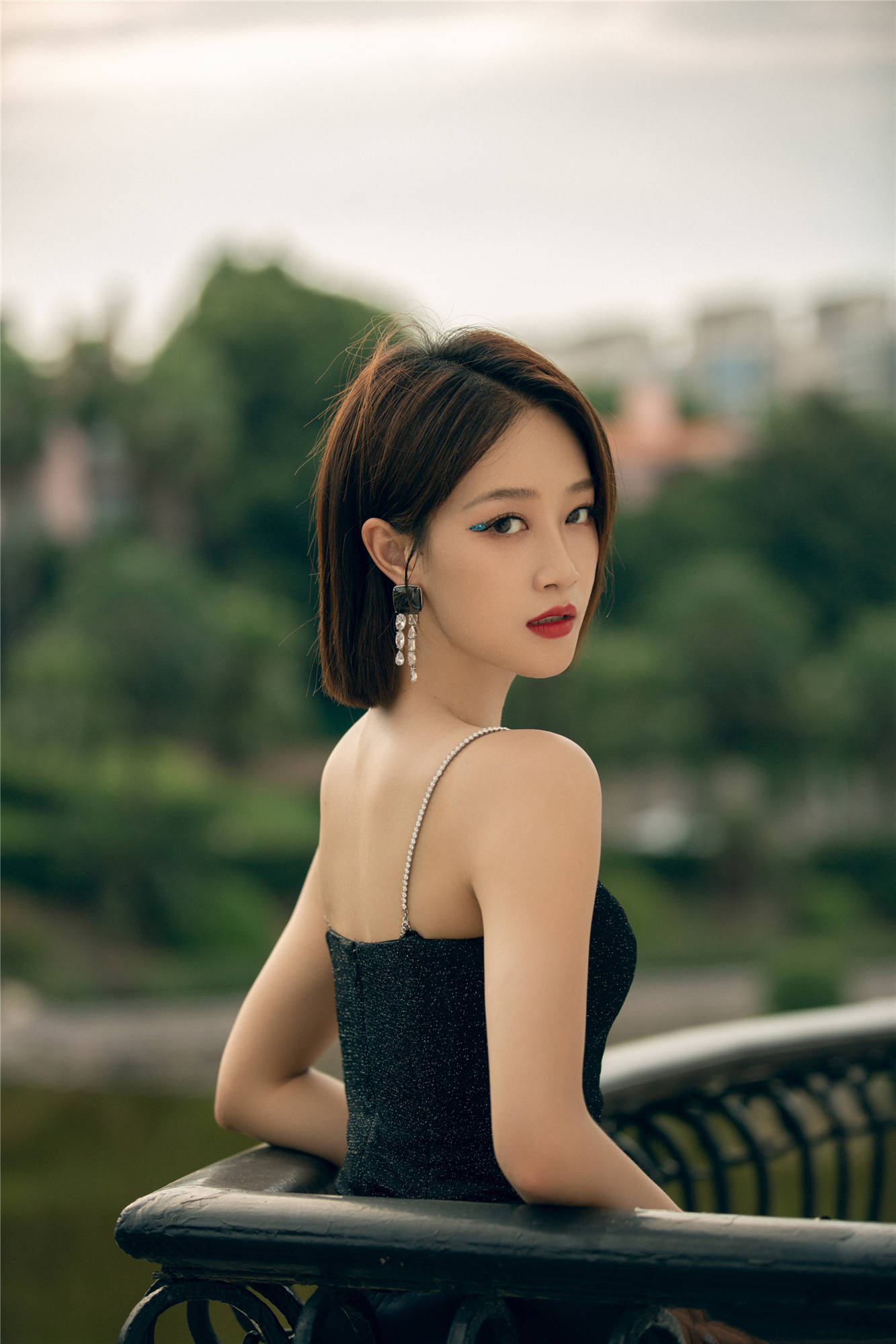 蓝盈莹与妈妈晒合照,粉丝:我丈母娘真年轻!