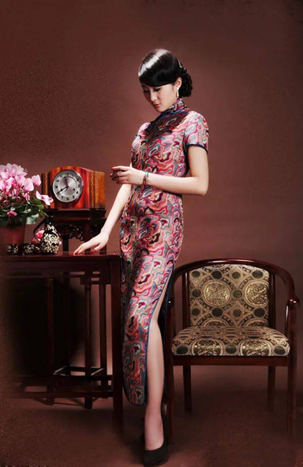 自古美人爱旗袍,不管是张曼玉还是倪妮,都抵挡不住旗袍的魅力!