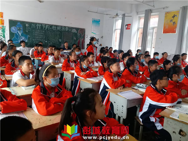 贾汪区英才中学开展青年教师公开课活动