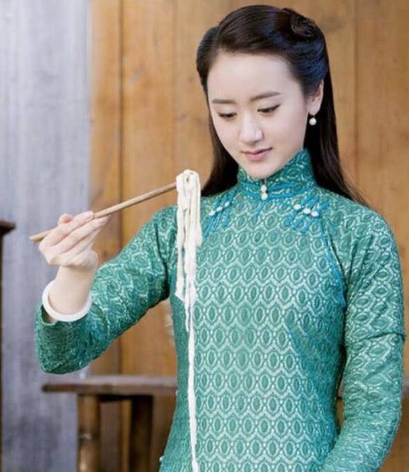 袁冰妍撞脸赵丽颖吗?_老九